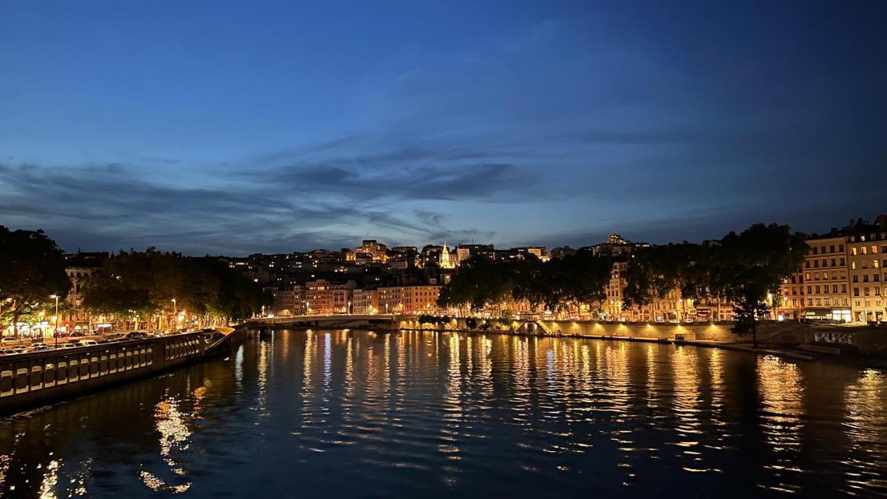 Berges Du Rhone/ Chambre Avec Balcon Lyon Bagian luar foto